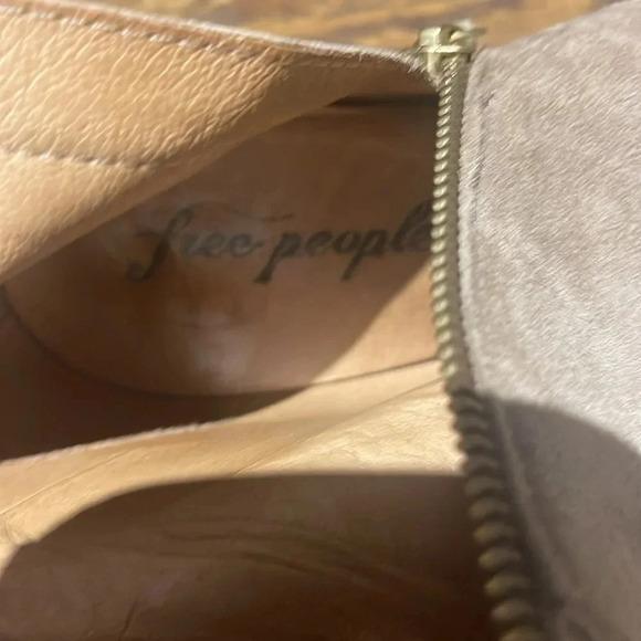Free People tan suede boots. Size 40. Preloved, great condition. - Picture 7 of 10